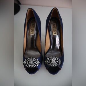 Badgley Mischka Navy Blue Satin Platform Peep Toe Pumps || SZ 6 1/2
